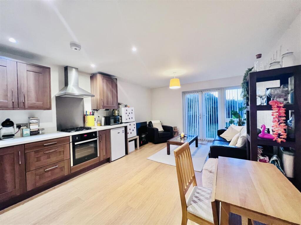 Open Plan Living &amp; Kitchen