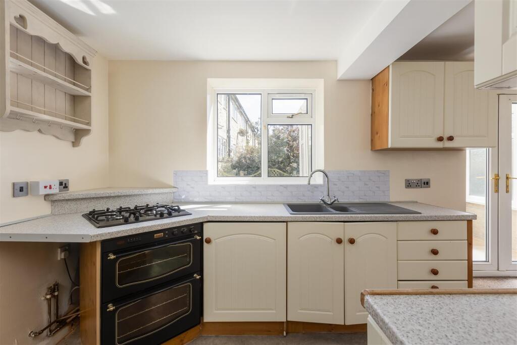 Manor Drive 68 Kitchen-2.jpg