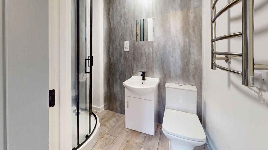 Lower-Pavement-Flat-9-Bathroom(1)