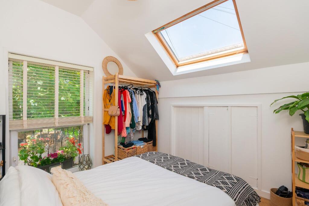 1S5L1CM - Bedroom D.jpg