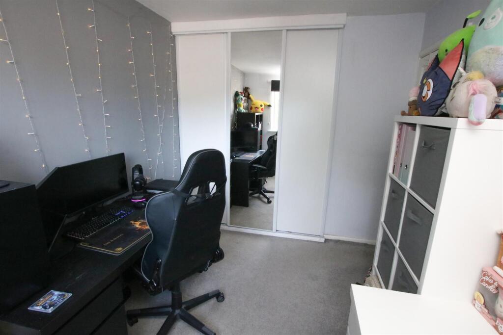 BEDROOM 2