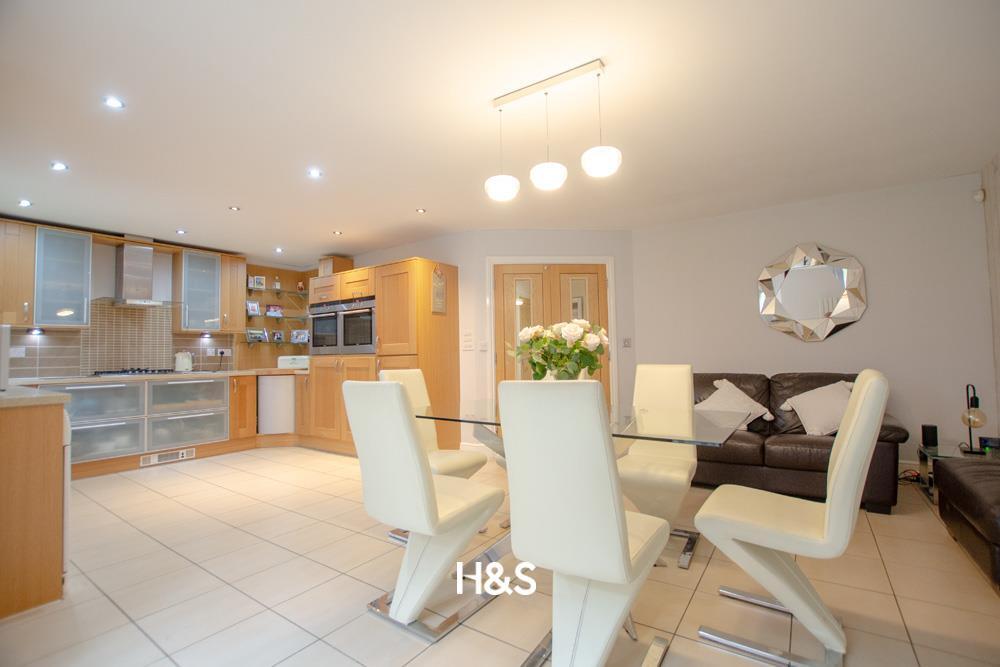 50 Woodshires Road - dining.jpg