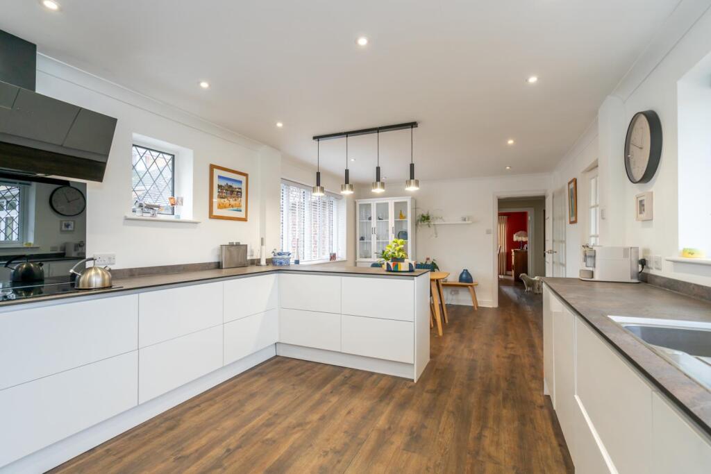Kitchen and Breakfast Room (2).jpg