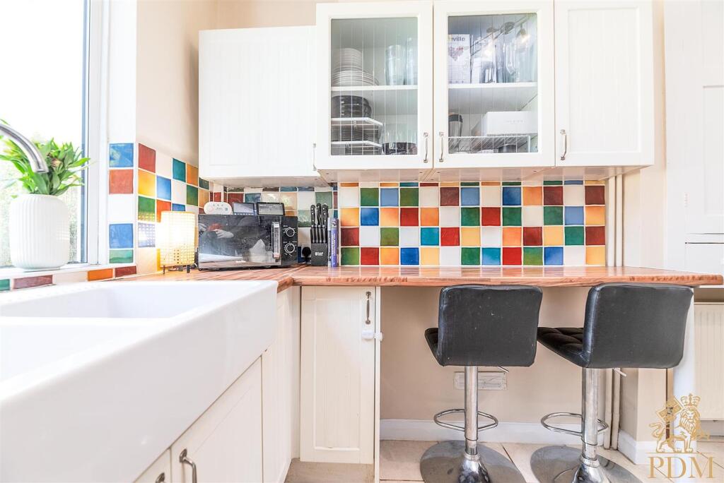 5 Balmoral Crescent Nottingham NG8 2DQ