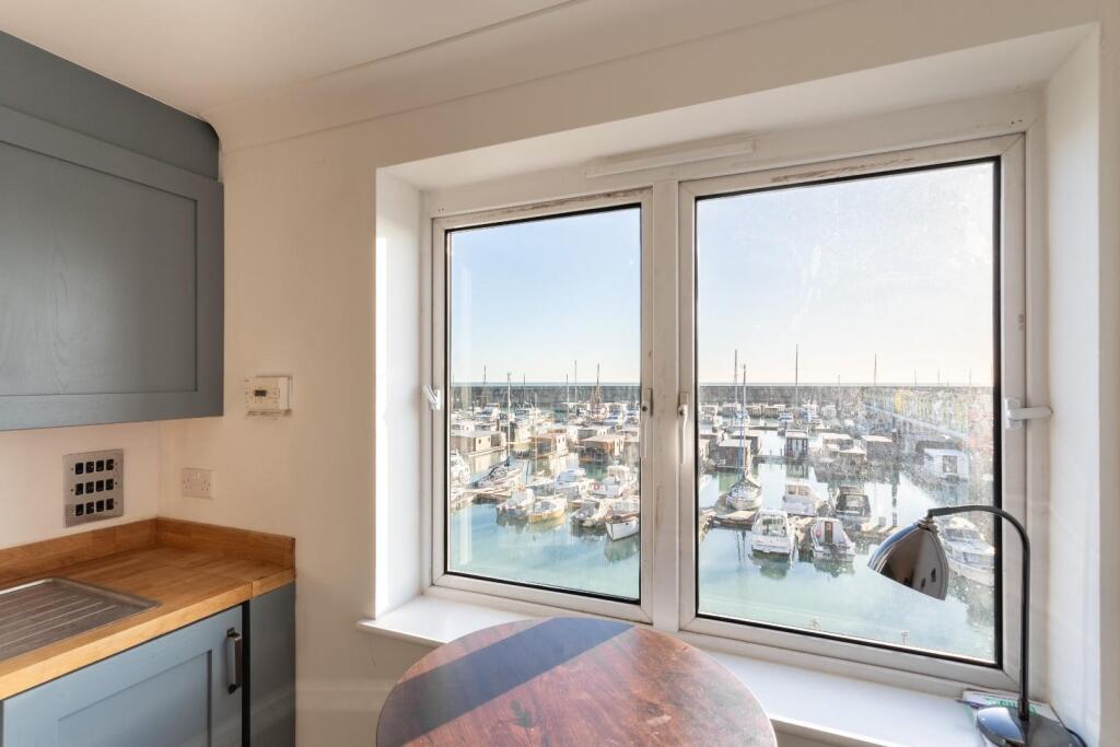 Britannia Court-9.jpg