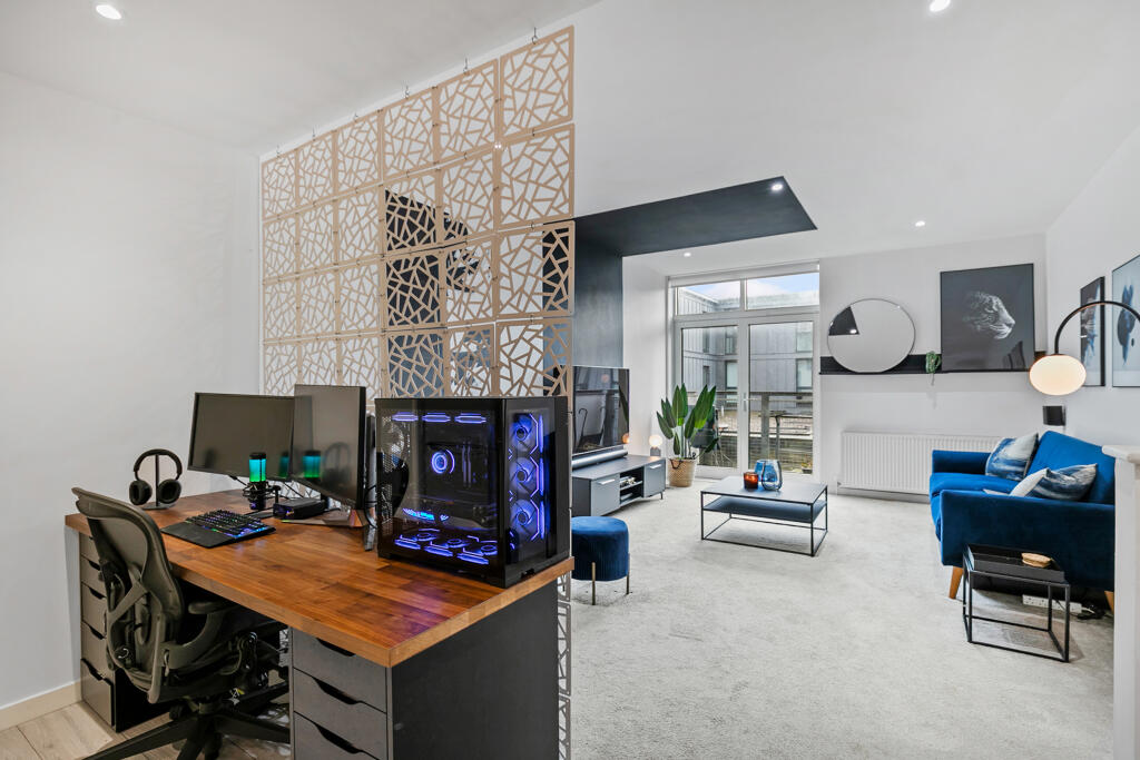 Kitchen/ Lounge