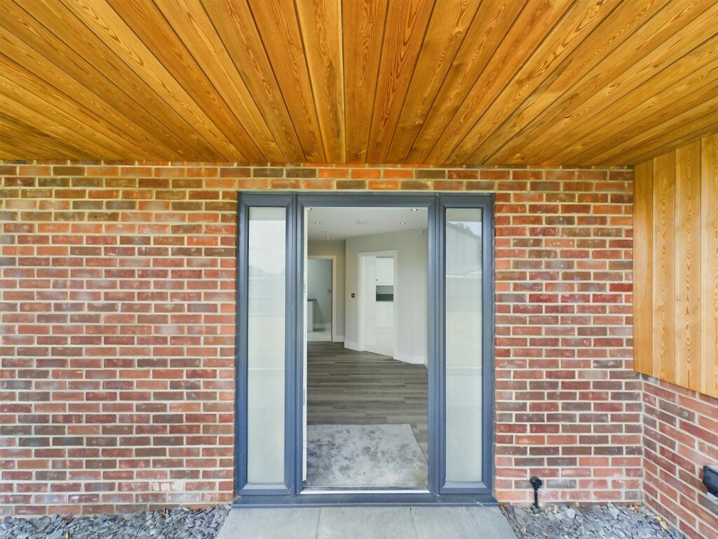 CAM01709G0-PR0020-STILL008