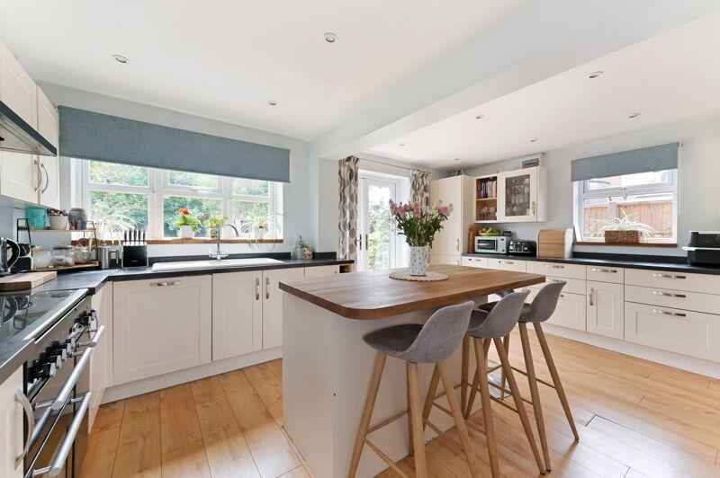 Kitchen / Breakfast Room