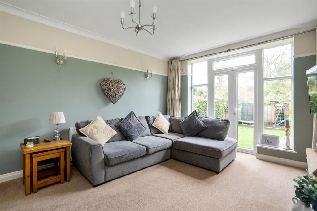 8 Buryfield Road_11.jpg