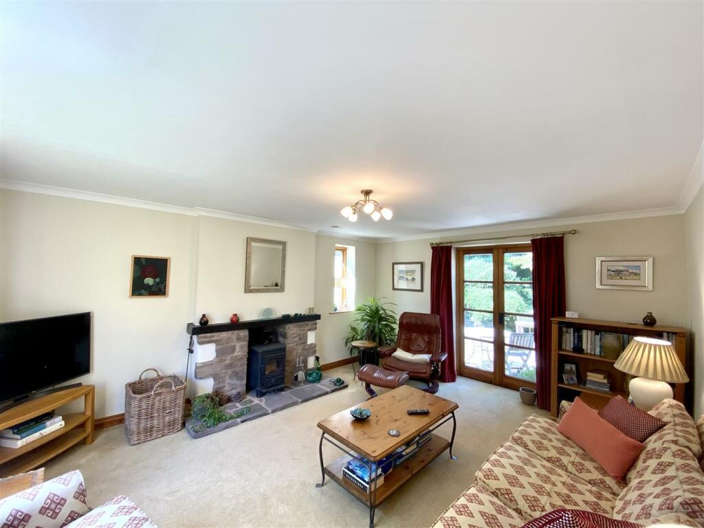 SITTING ROOM