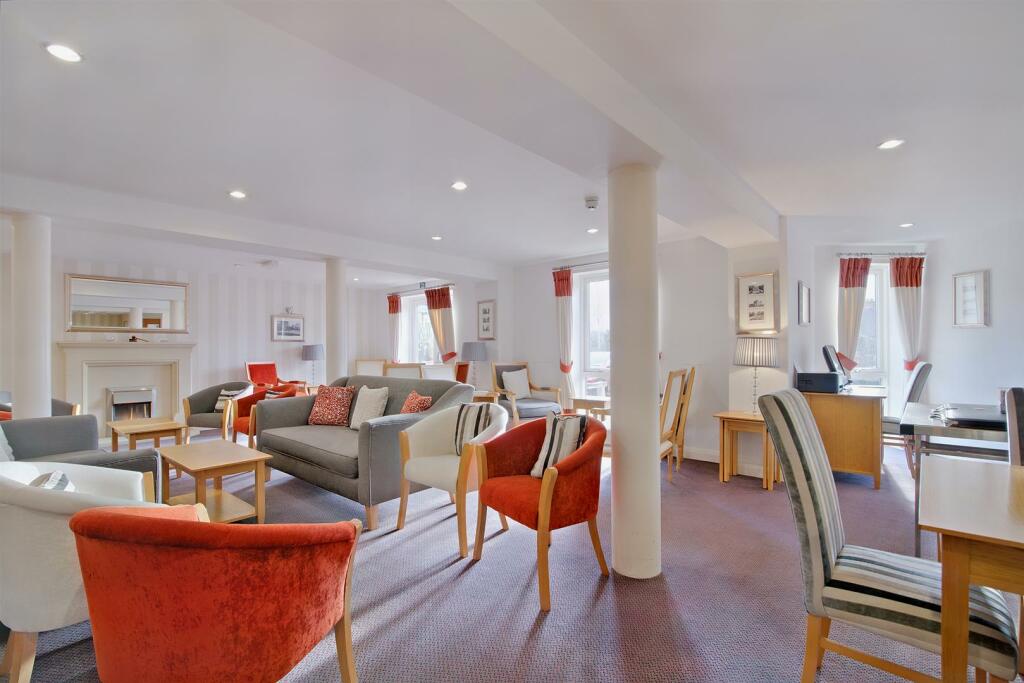 8561013-interior04-800.JPG