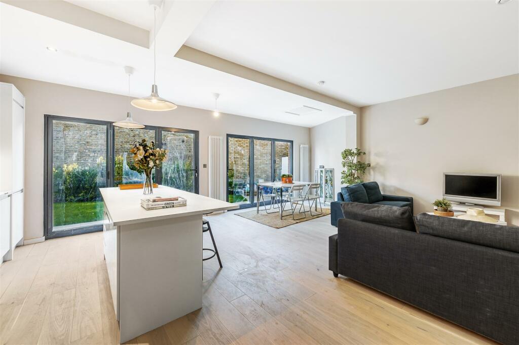 Flat 1, 49 Cumberland Park-4.jpg