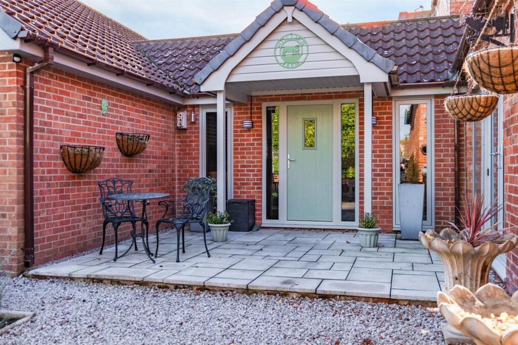 Hollies Farm-04.jpg