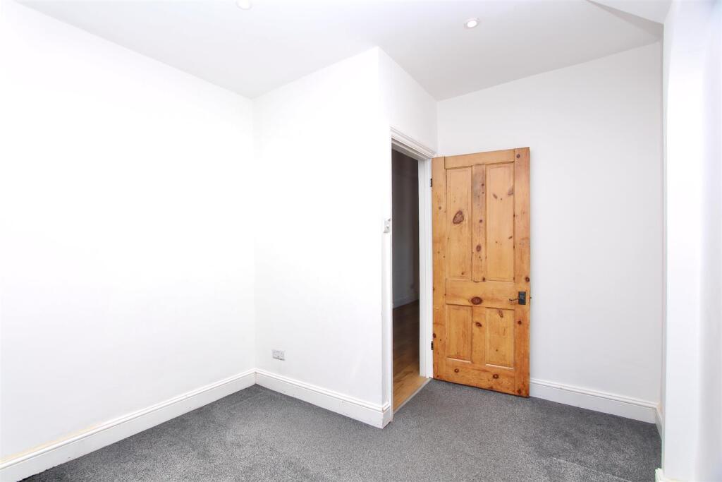 St. Margaret's Avenue, N15