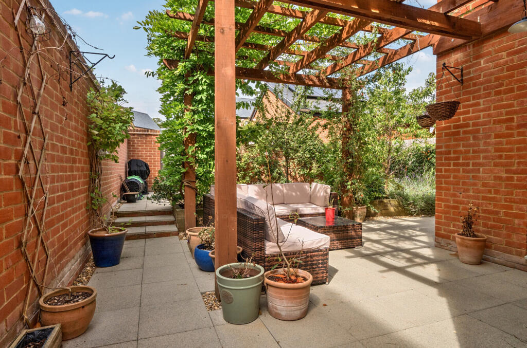 1339826-7-68ad9b9...