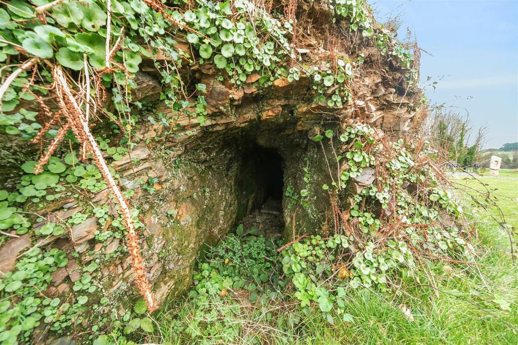 Smuggler's Cave