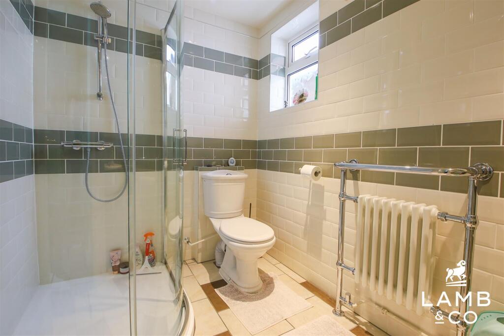 SHOWER ROOM
