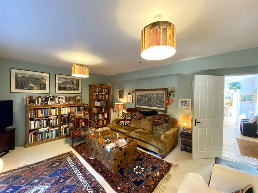 SITTING ROOM