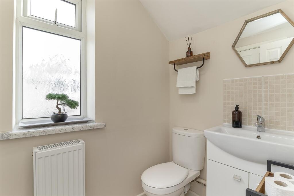 Master Bedroom Ensuite.jpg