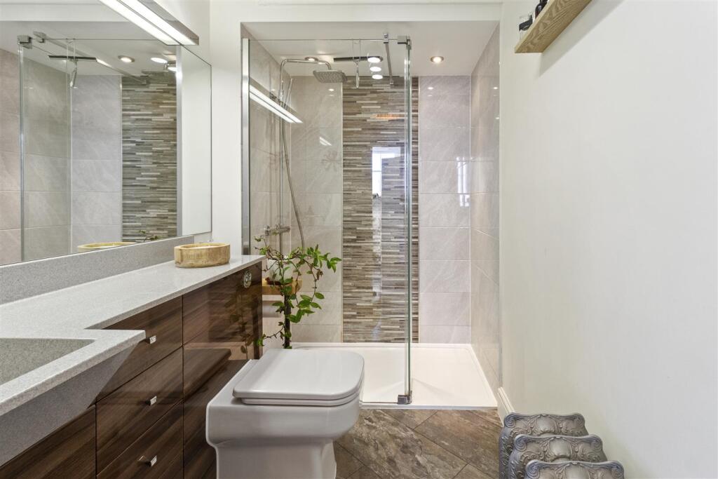 Flat 4 16 Heene Terrace-008.JPG