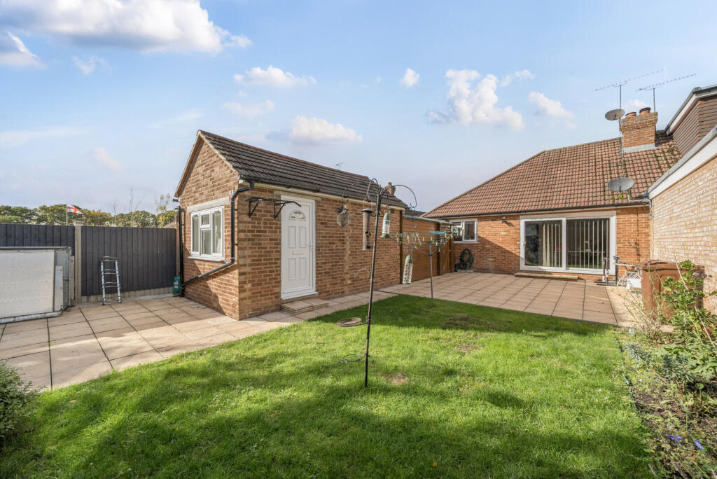 1373158-4-68fb7c1...