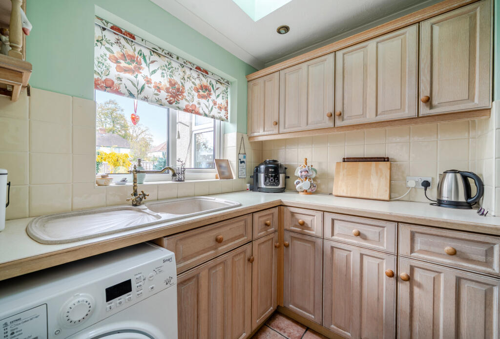 1375017-19-690ca1...