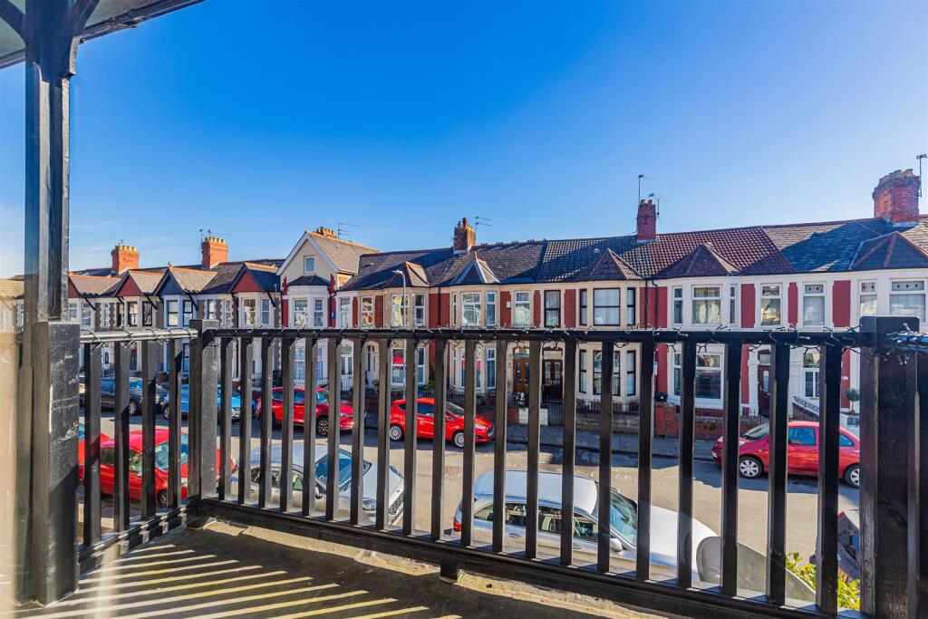 Kingsland Road 13-9.jpg