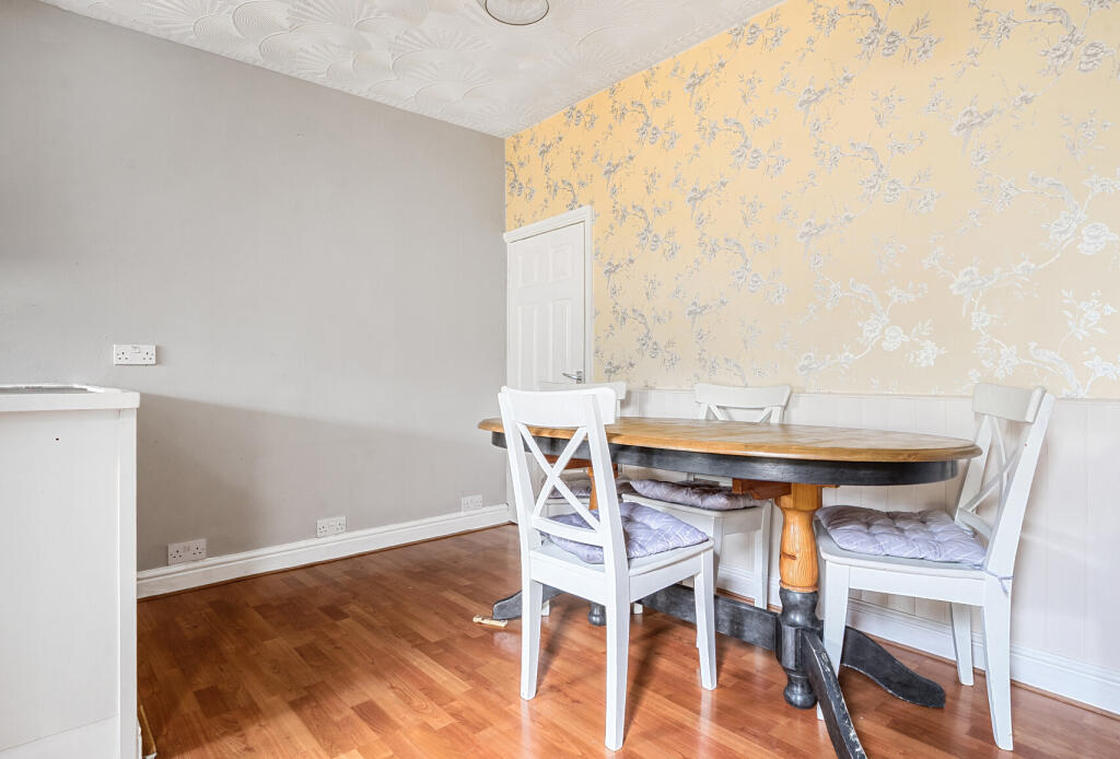 16-6822124374b0f-...