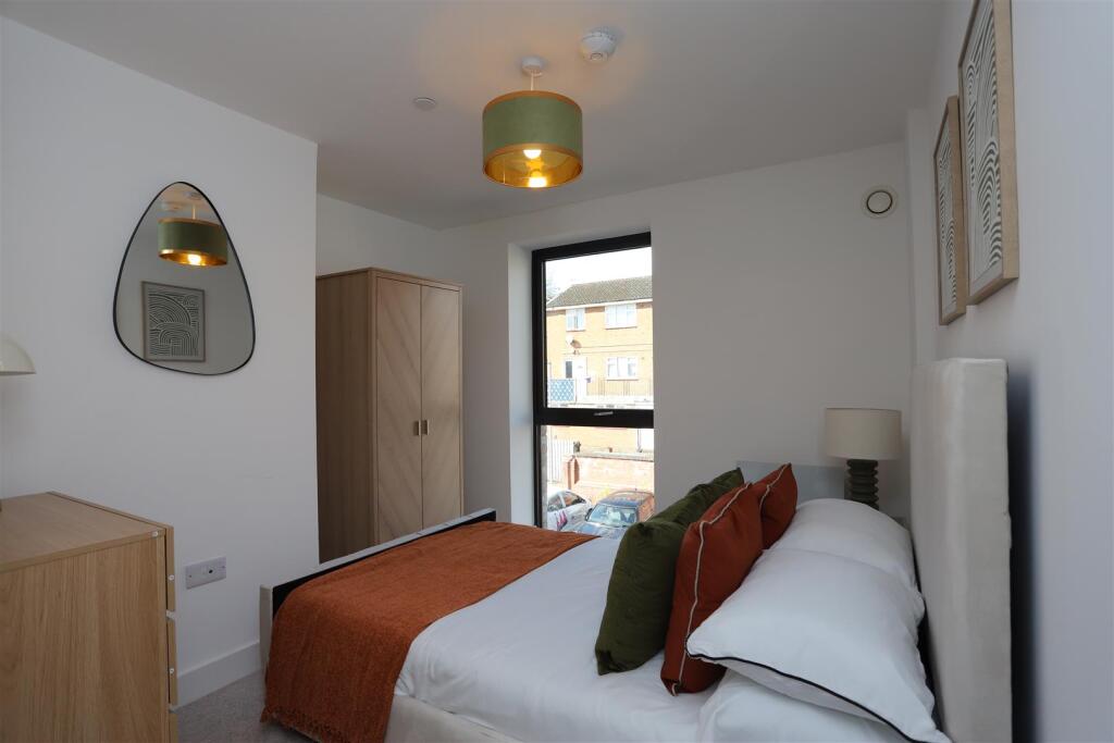 Bed 1.JPG