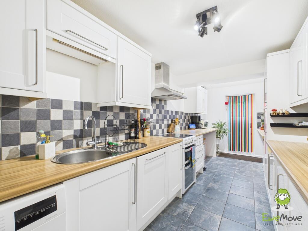 EweMove Estate Agents Basingstoke - Bennet Close