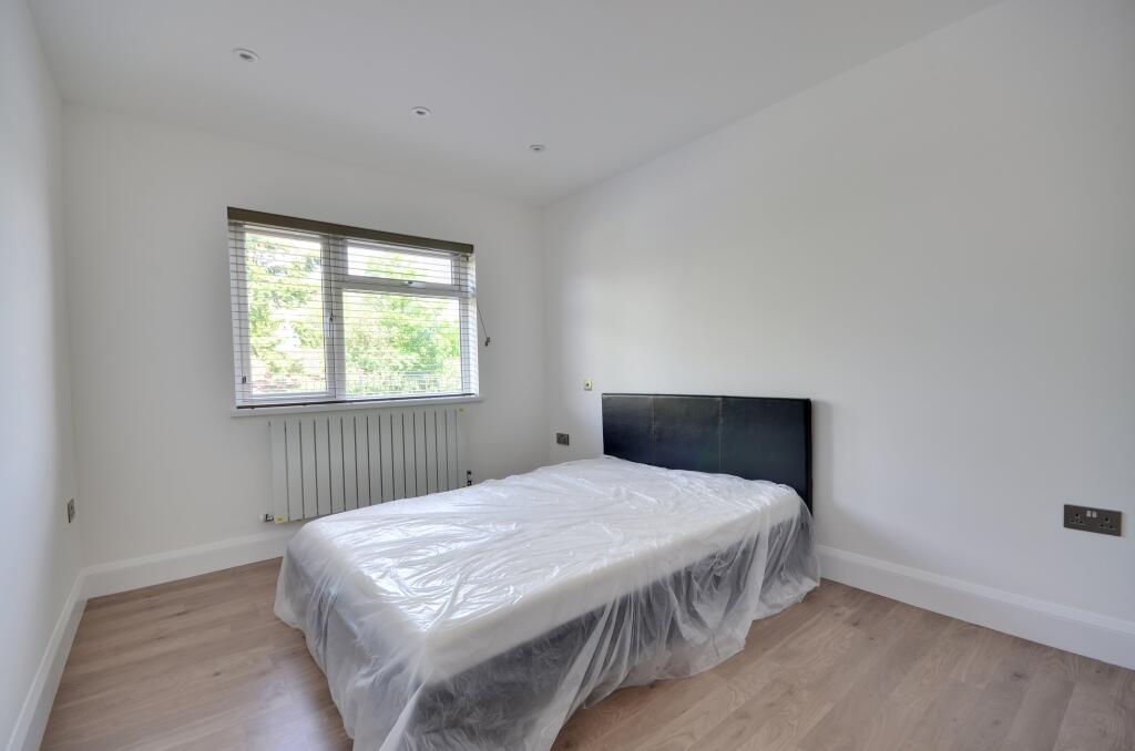 Flat 3, 82a Pield He