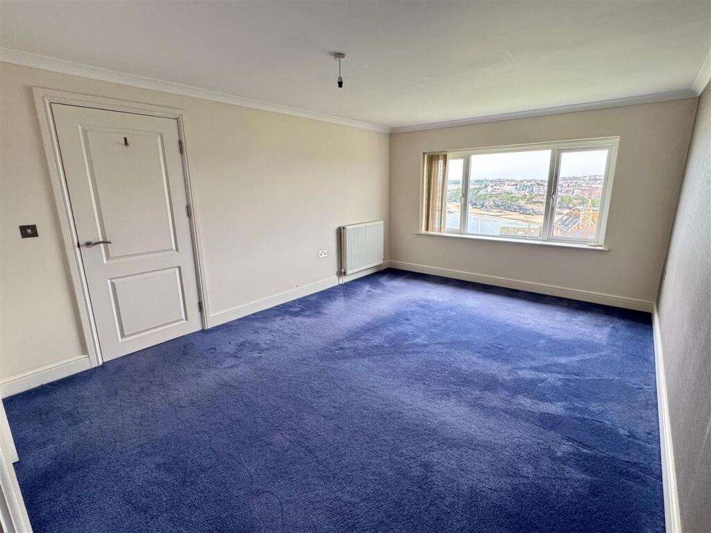 15 Longshore Apartments Bedroom 1