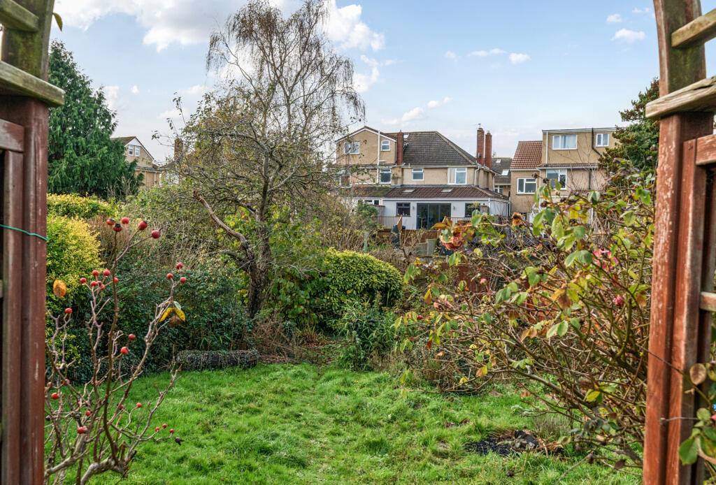 1384905-6-692455f...