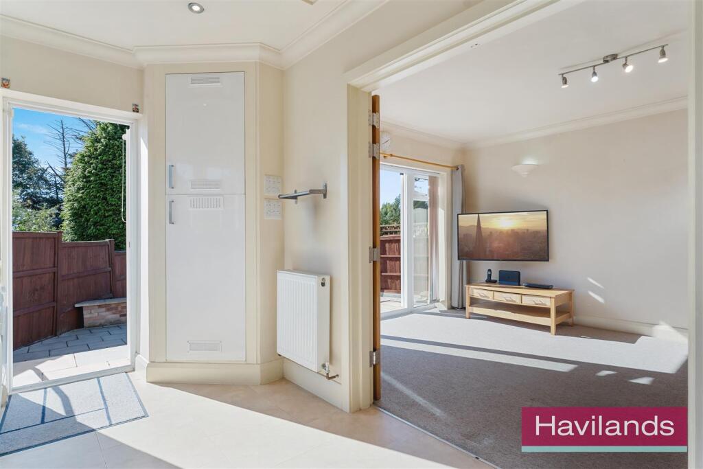 Oakwood Crescent-16.jpg