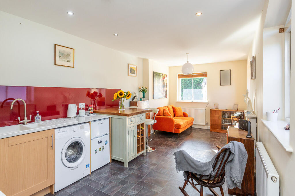 lounge/diner/kitchen a