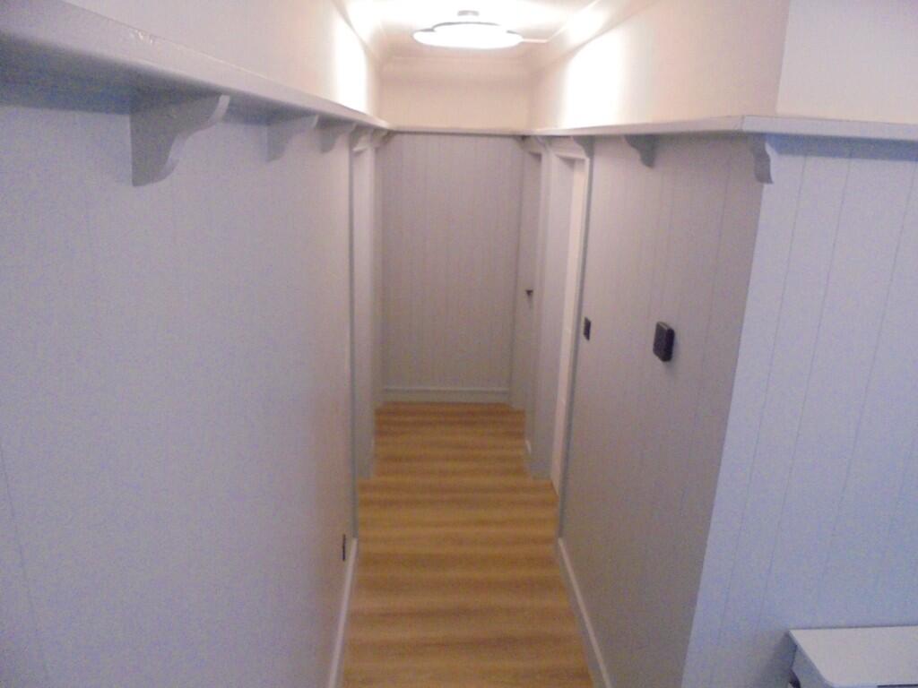 Hallway to bedrooms