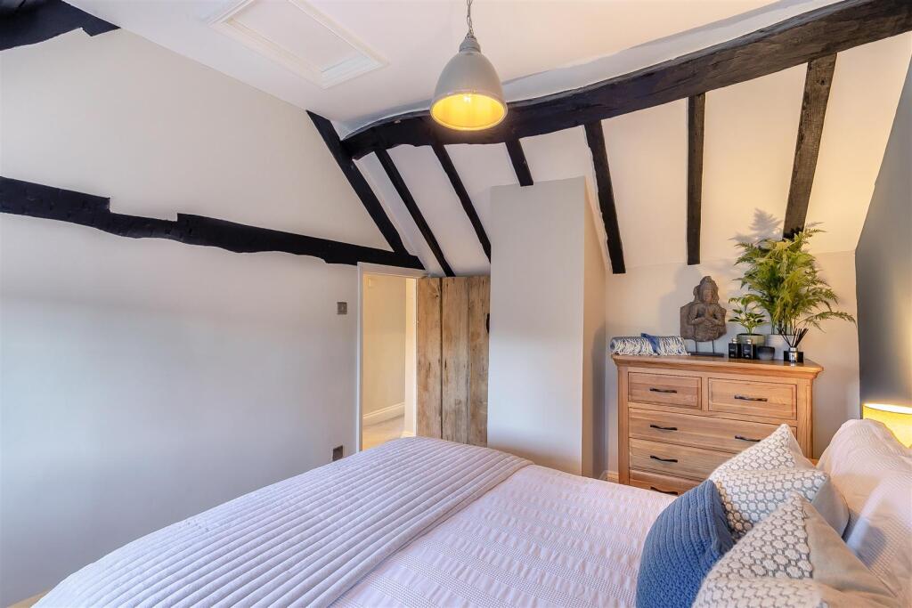 8632704-interior03.jpg
