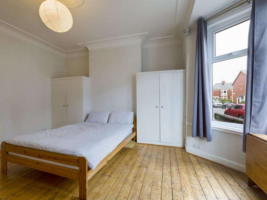 CTT175-Bedroom One (2)