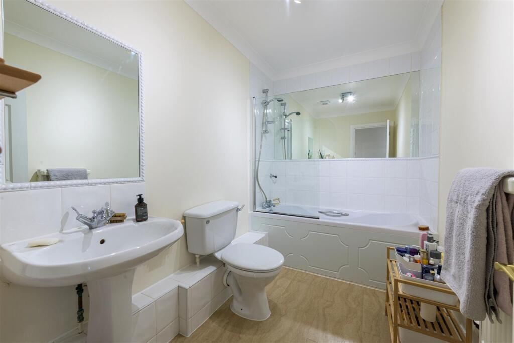 3-68 Upper Rich Rd Bath.jpg