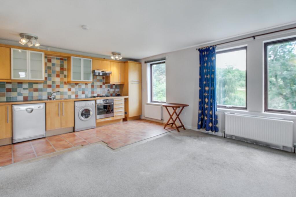Kitchen/ Living Room