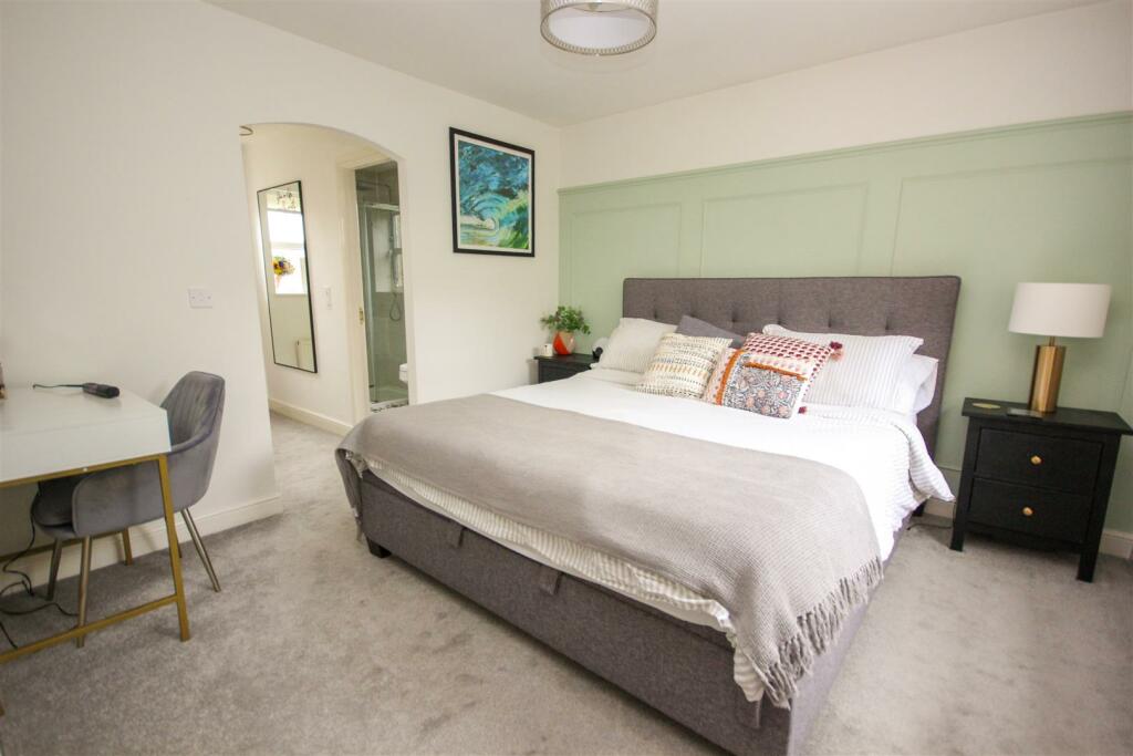 Master Bedroom.jpg
