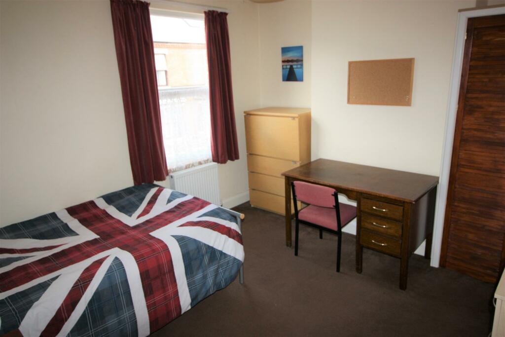 Middle bed (1).JPG