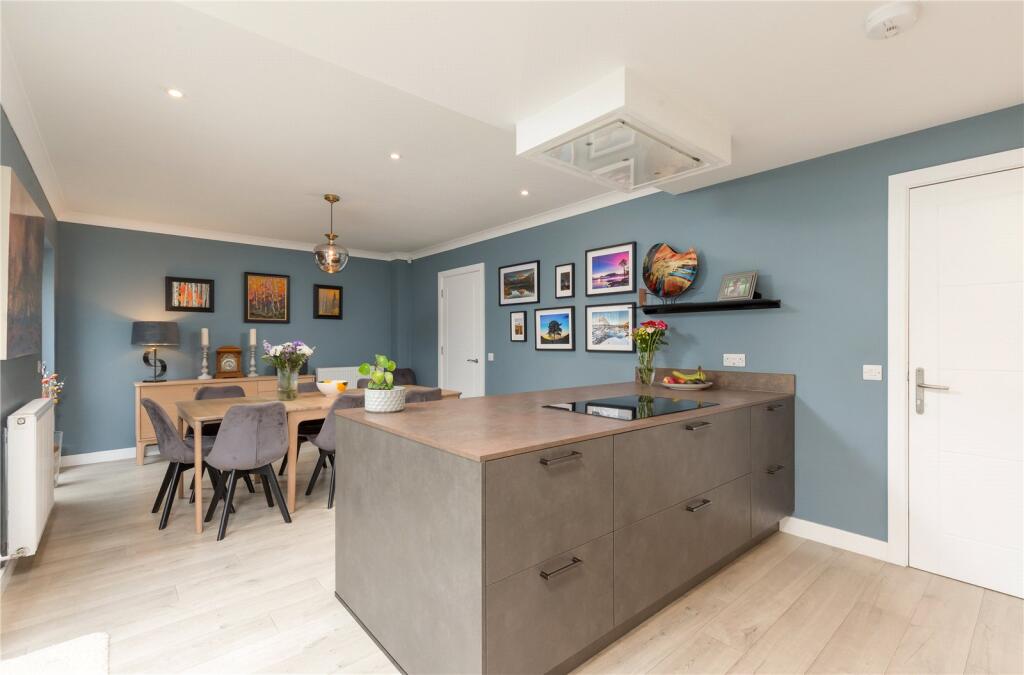Craigmount Avenue 04