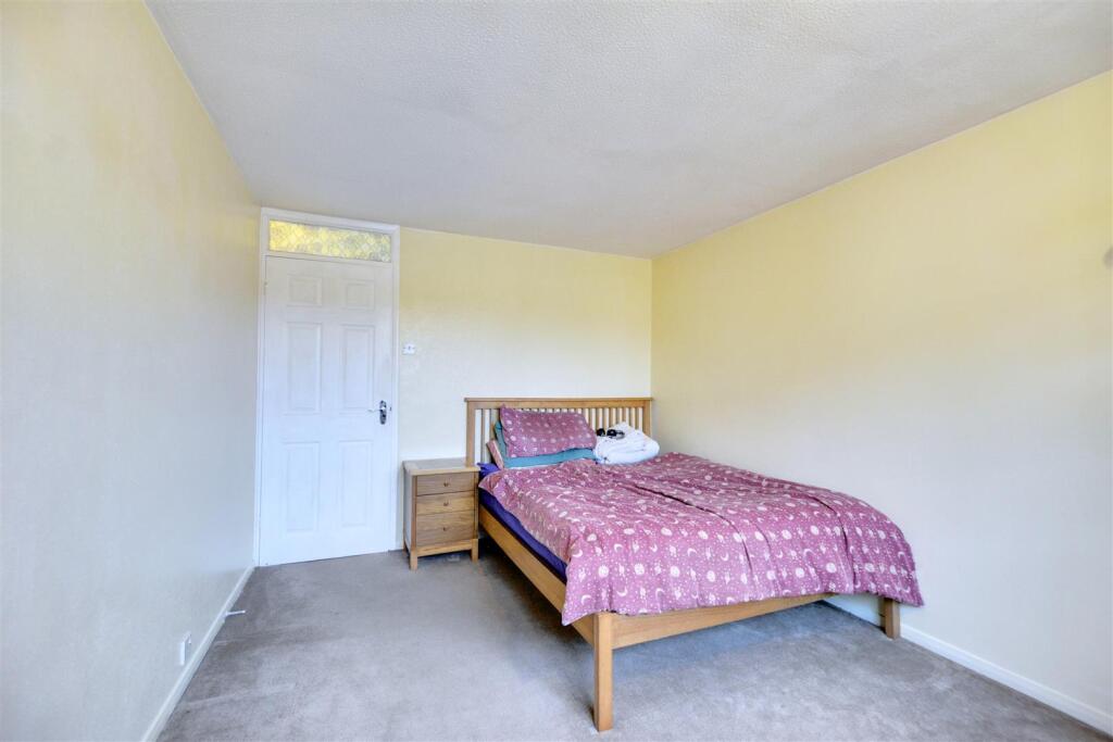 Bedroom 1_2.jpeg