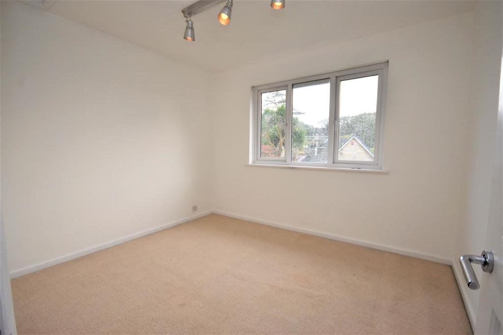 Bedroom 2.JPG
