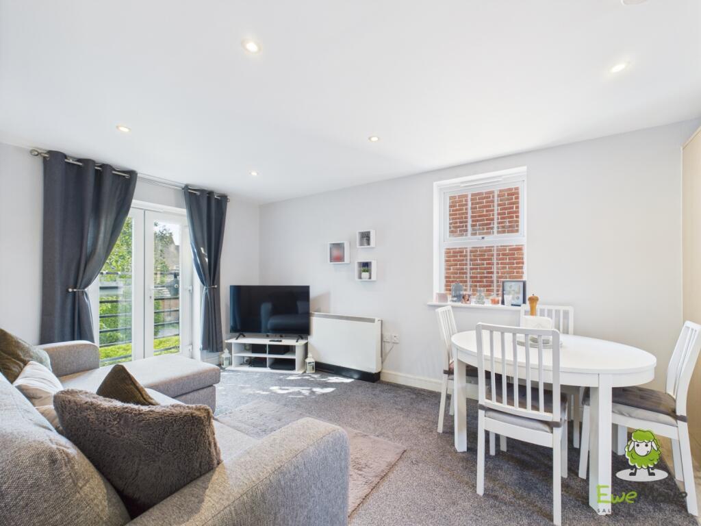 CAM03778G0-PR0283-STILL001