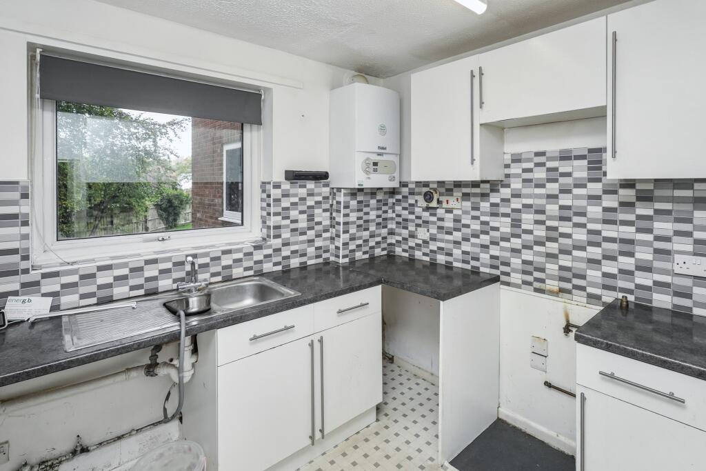 Flat 7 Anvil Court, Marsh Road, Luton, Bedfordshire, LU3 2RB