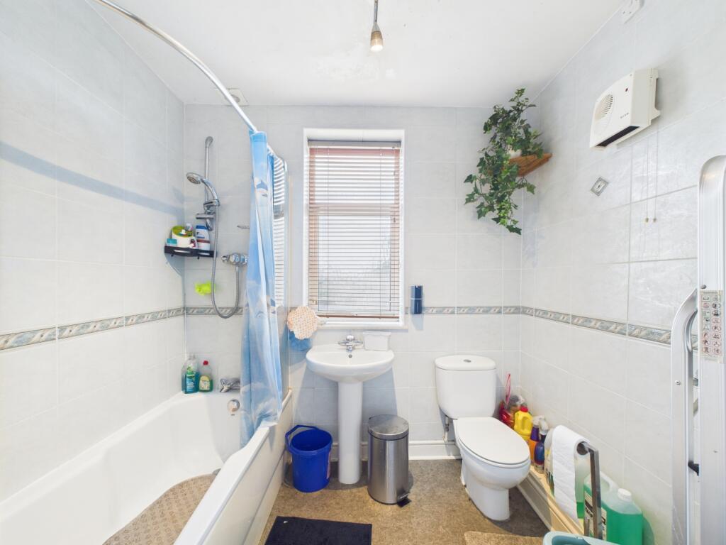 CAM02023G0-PR0146-STILL007