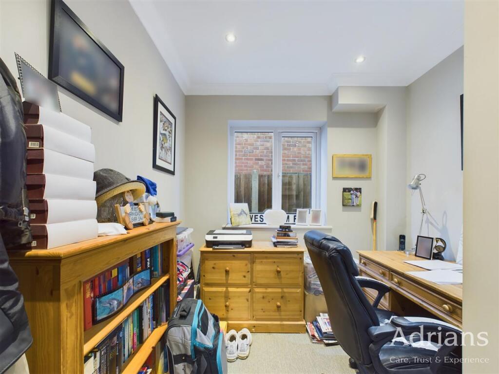 STUDY / OFFICE