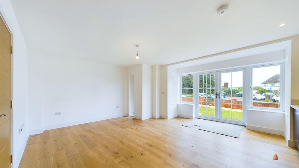 Open Plan Lounge &amp; Kitchen